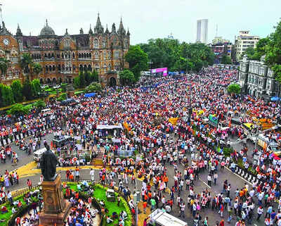 Jarange begins fast as 30k supporters bring traffic to a halt in south Mumbai