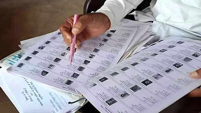 Bihar SIR: SC Slams Political Parties’ Silence, Directs Poll Panel To Accept Aadhaar Or 11 Documents