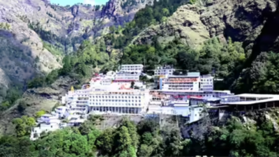 J&K: Vaishno Devi yatra postponed due to bad weather