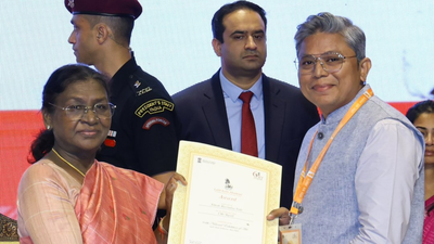 President Droupadi Murmu confers National Award on Maharashtra painter Nilesh Vede for his artwork 'I, Me and Myself'