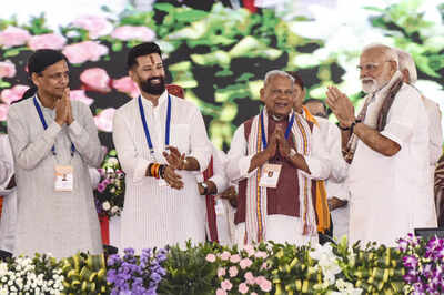 Prime Minister Narendra Modi, Union Ministers Jitan Ram Manjhi (2nd from right) and Chirag Paswan (2nd from left). (PTI Photo) Dalit votes in Bihar: NDA bets on Paswan, Manjhi; Mahagathbandhan looks to expand beyond MY base