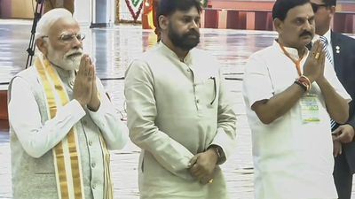 ANI image Andhra Pradesh: PM Modi offers prayers at Sri Sathya Sai Baba’s Mahasamadhi — video