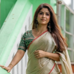 Akshay Kumar outshines Tiger Shroff as he shows off perfect abs at beach visit, fans 'can't believe he is 58'. Watch