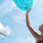 Akshay Kumar outshines Tiger Shroff as he shows off perfect abs at beach visit, fans 'can't believe he is 58'. Watch